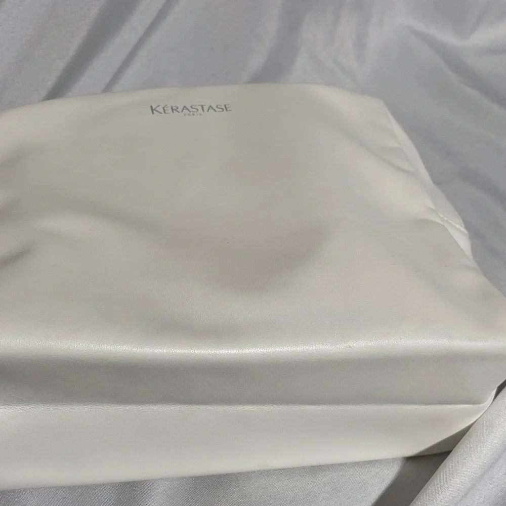 KERASTASE PARIS White Cosmetic Bag